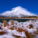 Pouakai Plateau Tarn after snowfall. 15 minutes from Hut. 