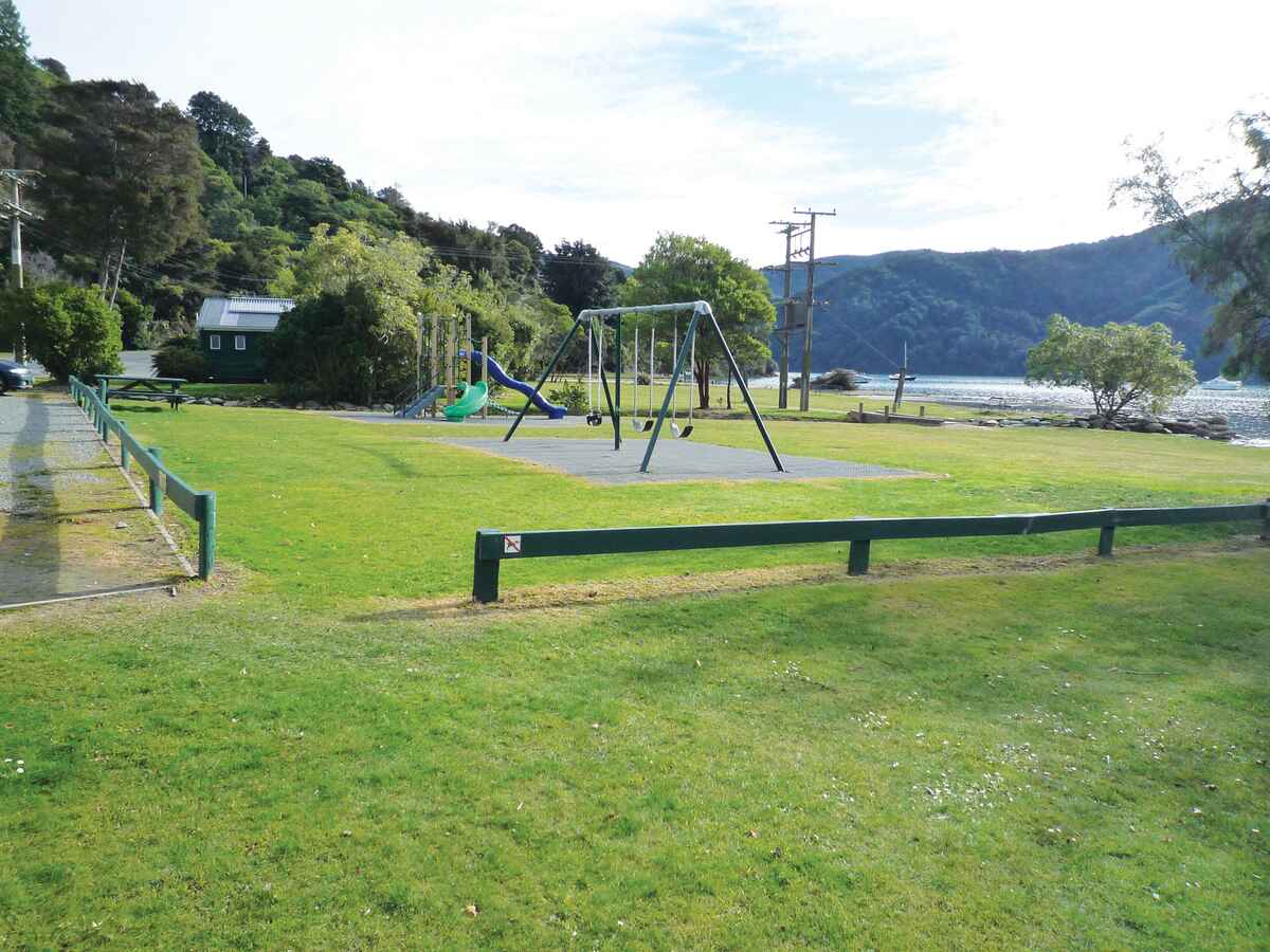 Momorangi Bay Camping Ground Queen Charlotte Sound, Marlborough, NZ