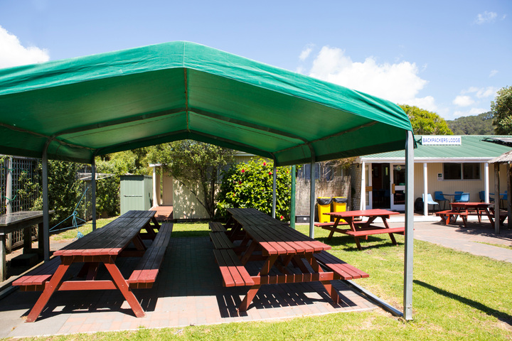 BBQ area Backpackers Lodge