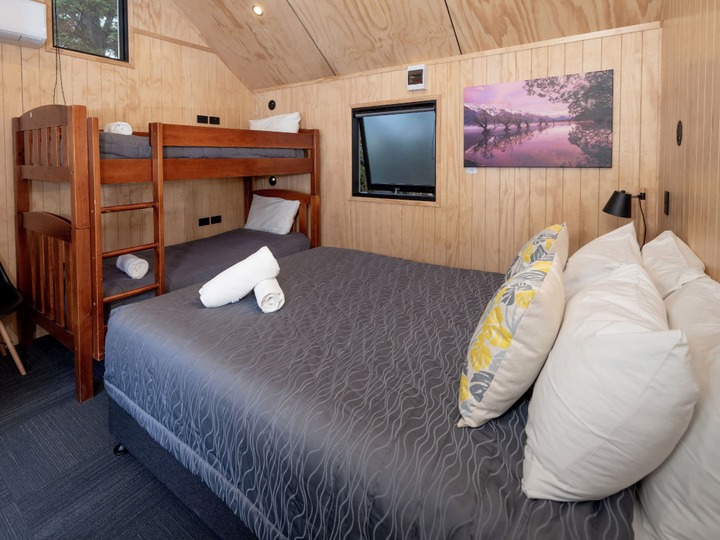 Economy Cabin - Sleeps 4
