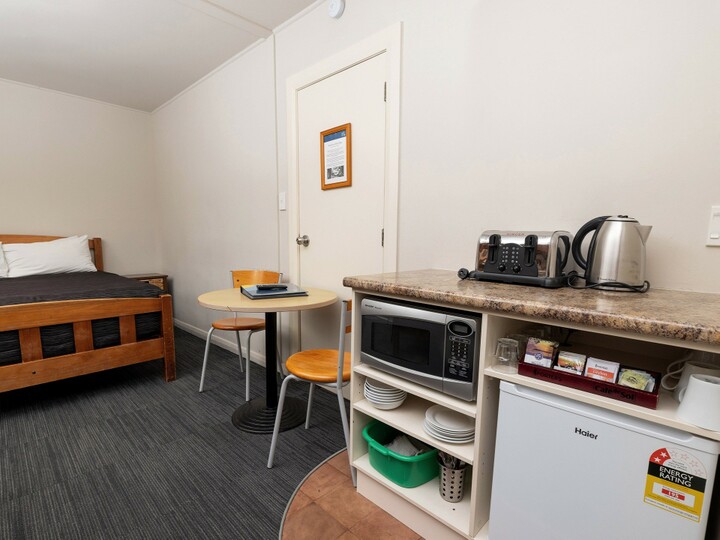 Economy Studio - Sleeps 6