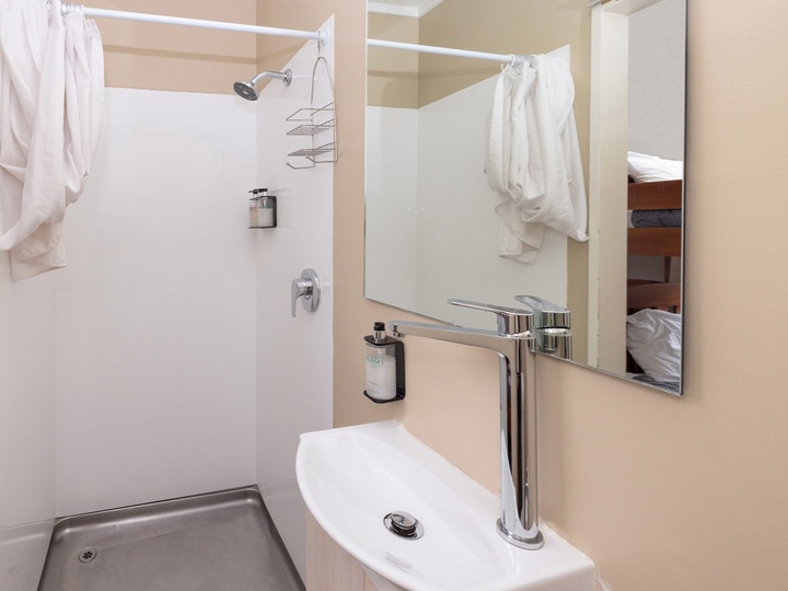 Economy Studio - Sleeps 6