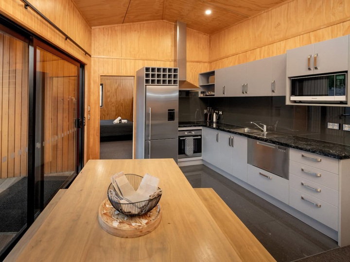 Deluxe 2 Bedroom Villa - Sleeps 4