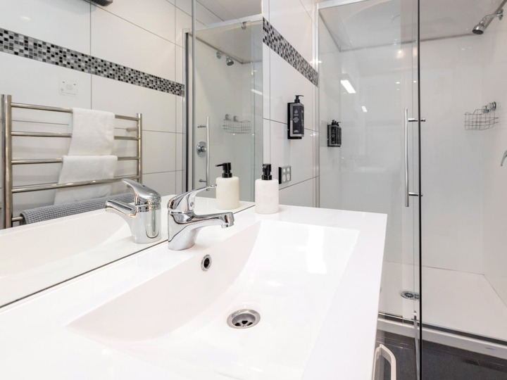 Deluxe 2 Bedroom Villa - Sleeps 8